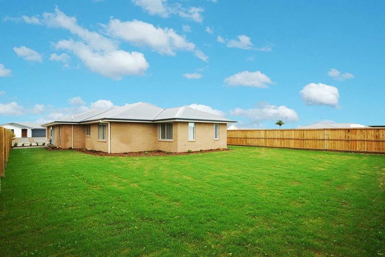 Photo of property in 75 Sutherland Drive, Kaiapoi, 7630