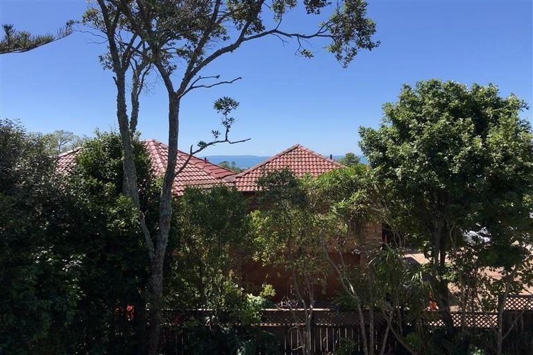 Photo of property in 1/3 Rae Road, Campbells Bay, Auckland, 0620