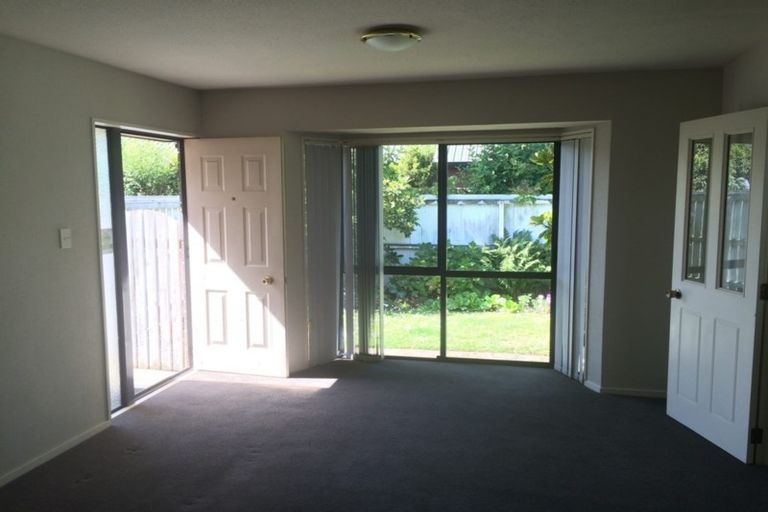 Photo of property in 2/38 Yardley Street, Avonhead, Christchurch, 8042