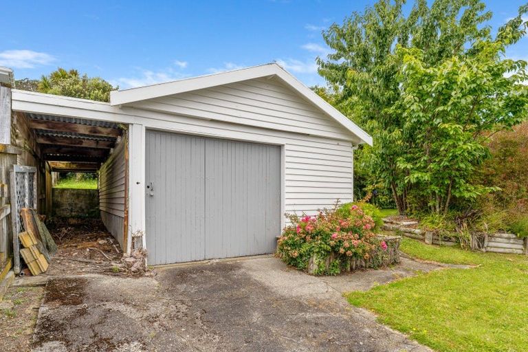 Photo of property in 21 Tui Crescent, Waikanae, 5036