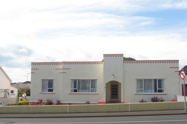 Photo of property in 63 Morley Street, New Plymouth, 4310