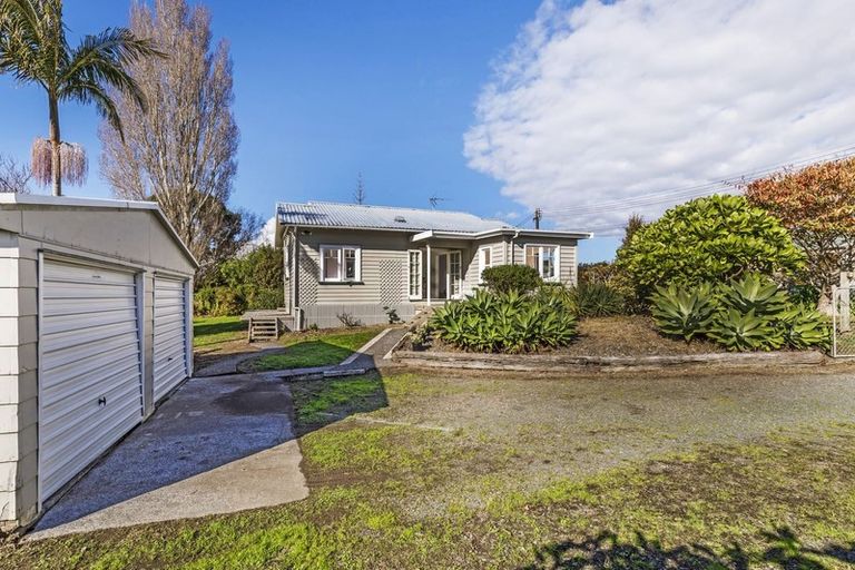 Photo of property in 2/165a Colwill Road, Massey, Auckland, 0614