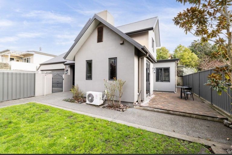 Photo of property in 5b Te Mata Peak Road, Havelock North, 4130