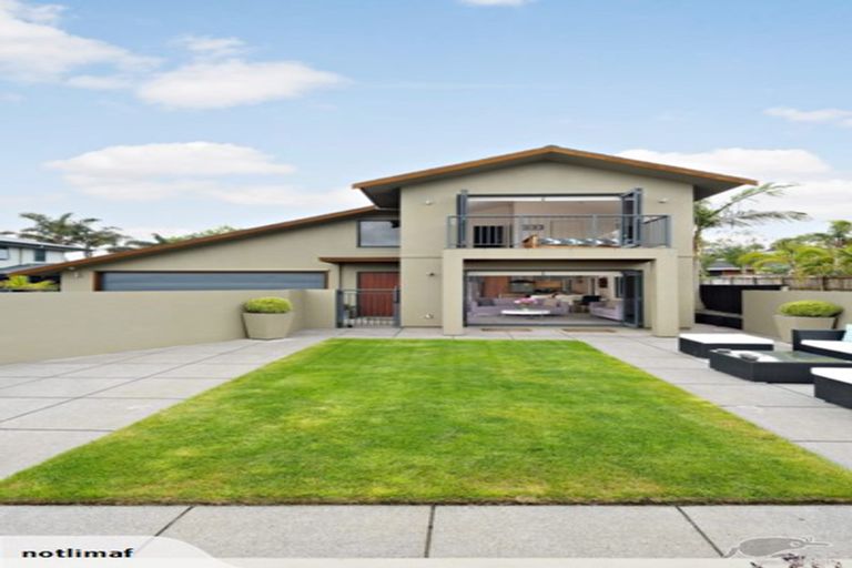 Photo of property in 48a Picasso Drive, West Harbour, Auckland, 0618