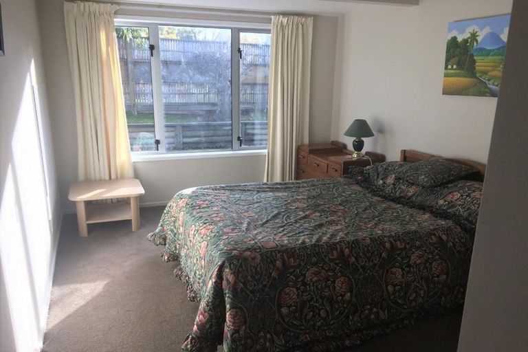 Photo of property in 8a Kuri Place, Wanaka, 9305