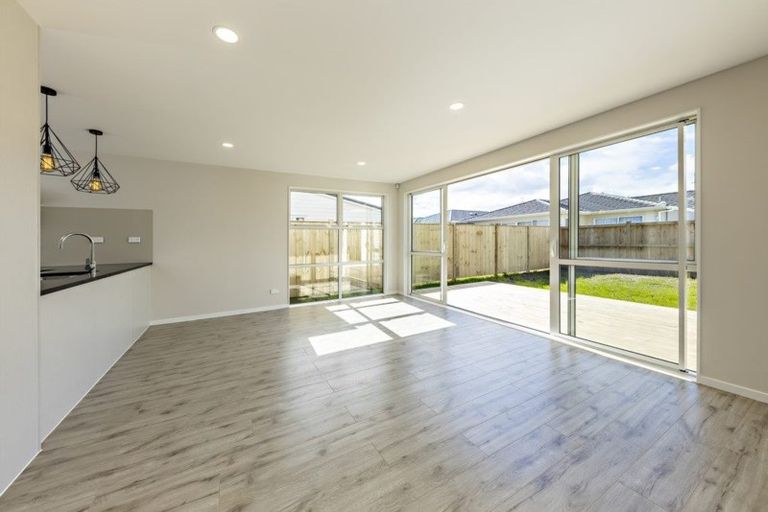 Photo of property in 9 Flight Place, Takanini, 2112