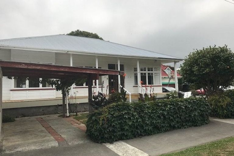 Photo of property in 27 Hautana Square, Woburn, Lower Hutt, 5010