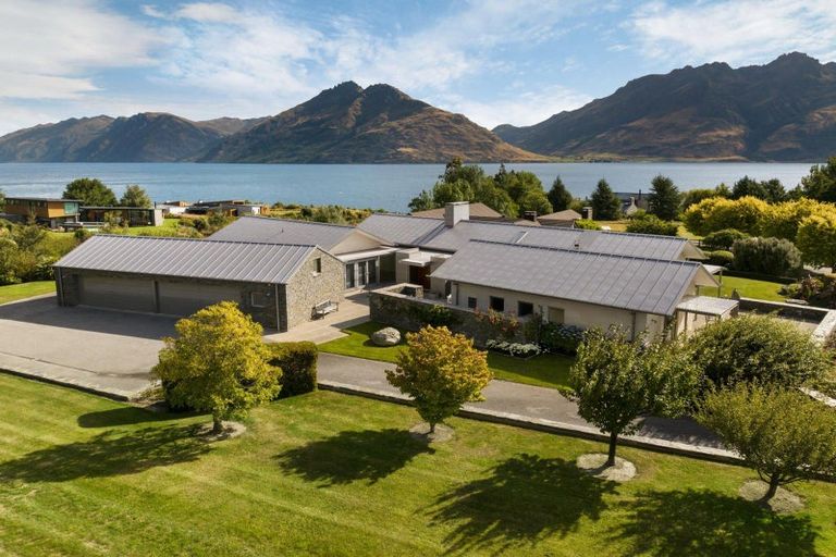 Photo of property in 3 Bayonet Peak Place, Drift Bay, Queenstown, 9371