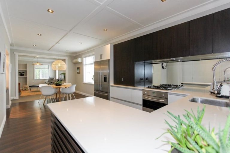 Photo of property in 30 Nobs Line, Strandon, New Plymouth, 4312