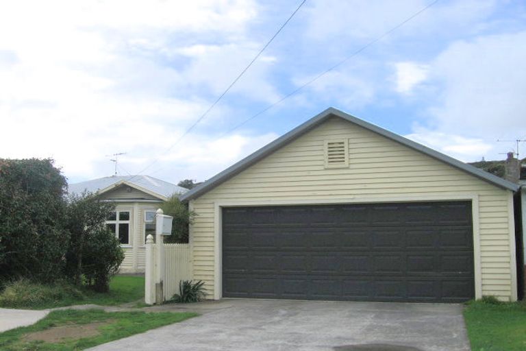 Photo of property in 38 Oxford Street, Tawa, Wellington, 5028