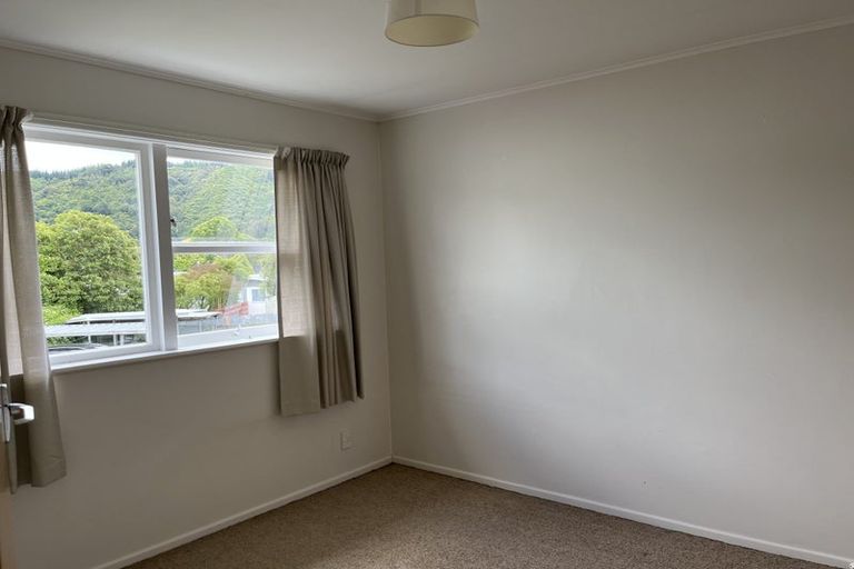 Photo of property in Shakespeare Flats, 48c Merton Street, Trentham, Upper Hutt, 5018
