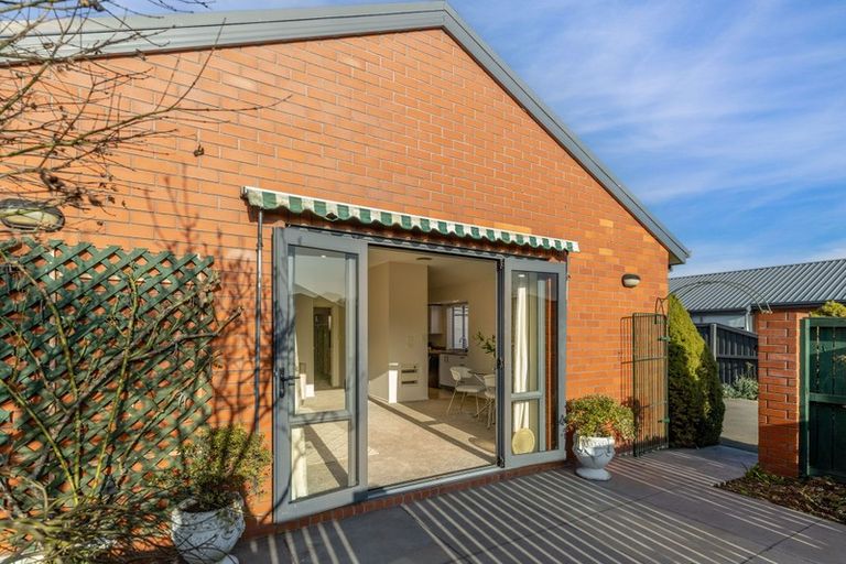 Photo of property in 5 Stroud Lane, Papanui, Christchurch, 8053