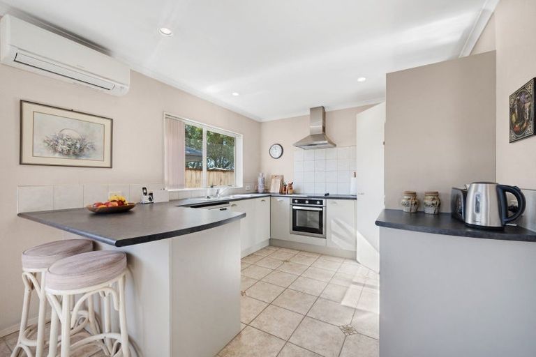 Photo of property in 10 Kilbaha Close, East Tamaki, Auckland, 2013