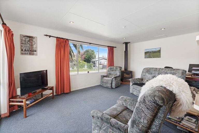 Photo of property in 2 Newton Place, Westbrook, Palmerston North, 4412