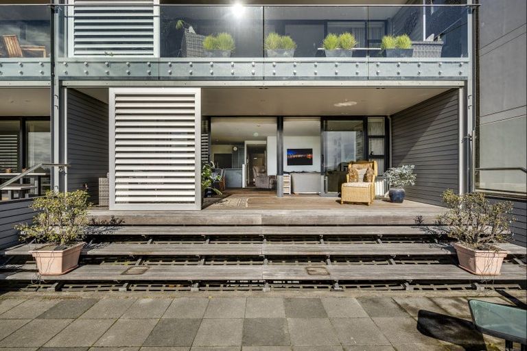 Photo of property in 209/7 Humber Street, Pandora, Napier, 4110