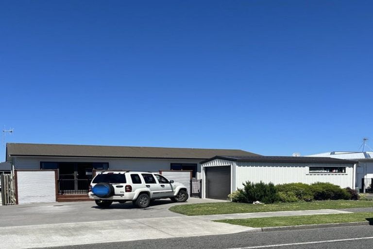 Photo of property in 100 Murphy Road, Taradale, Napier, 4112