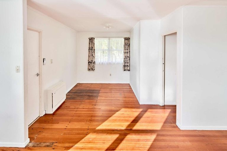 Photo of property in 130 Sievers Grove, Cannons Creek, Porirua, 5024