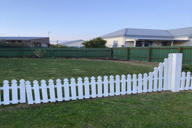 Photo of property in 2 Burness Road, Greenmeadows, Napier, 4112