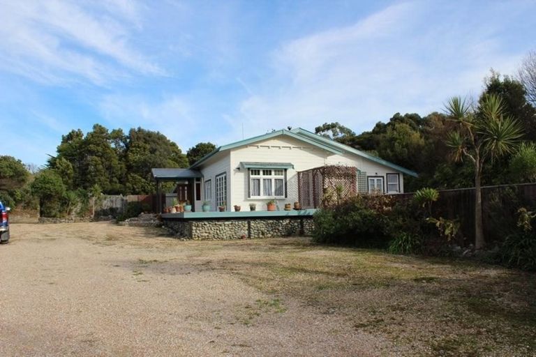 Photo of property in 183 Wharariki Road, Puponga, Collingwood, 7073