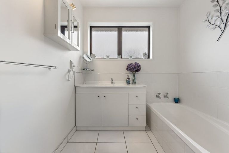 Photo of property in 4 Hegan Place, Rangiora, 7400