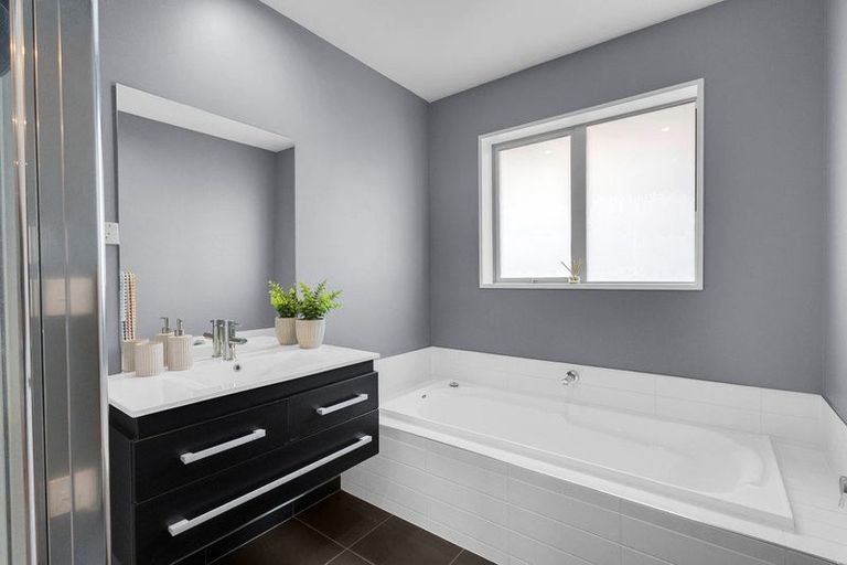 Photo of property in 7 Allingham Lane, Rolleston, 7614