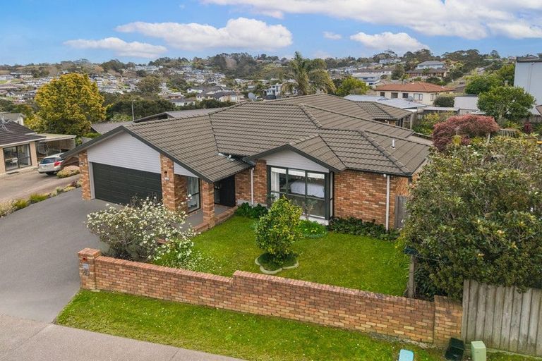 Photo of property in 20 Mackwell Road, Fairview Heights, Auckland, 0632
