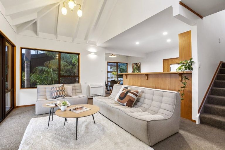 Photo of property in 1/62 Wairoa Road, Narrow Neck, Auckland, 0624