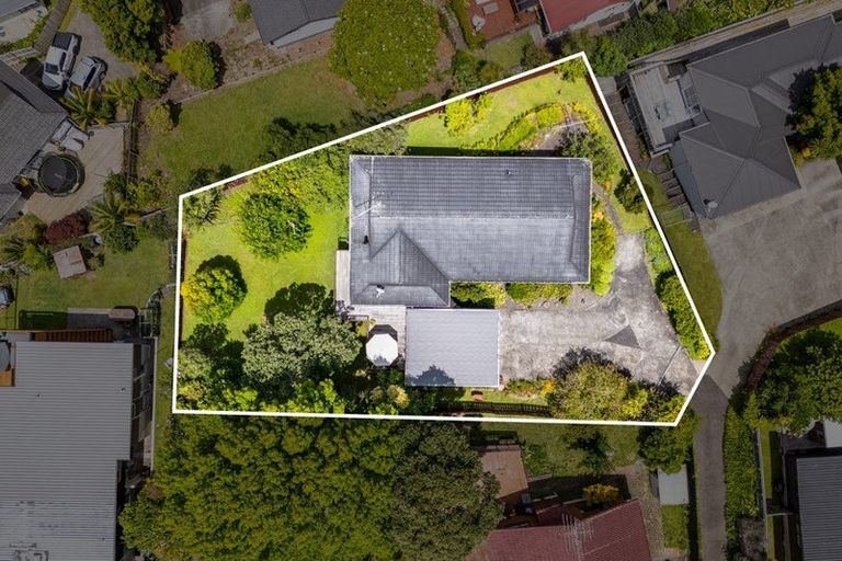 Photo of property in 27 Redwing Street, Browns Bay, Auckland, 0630