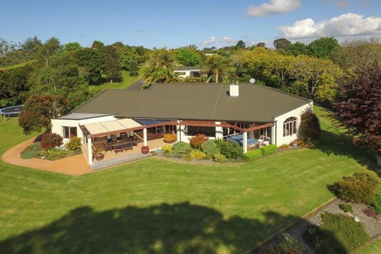 Photo of property in 34a Pahoia Beach Road, Whakamarama, 3172