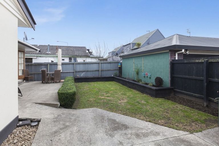 Photo of property in 8 Lake Terrace Road, Burwood, Christchurch, 8061