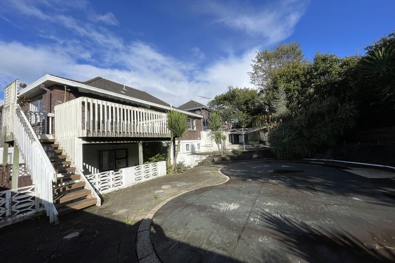 Photo of property in 2/127 Stapleford Crescent, Browns Bay, Auckland, 0630