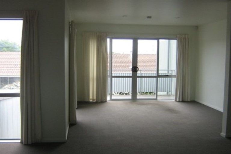 Photo of property in 53 Fairfield Avenue, Addington, Christchurch, 8024