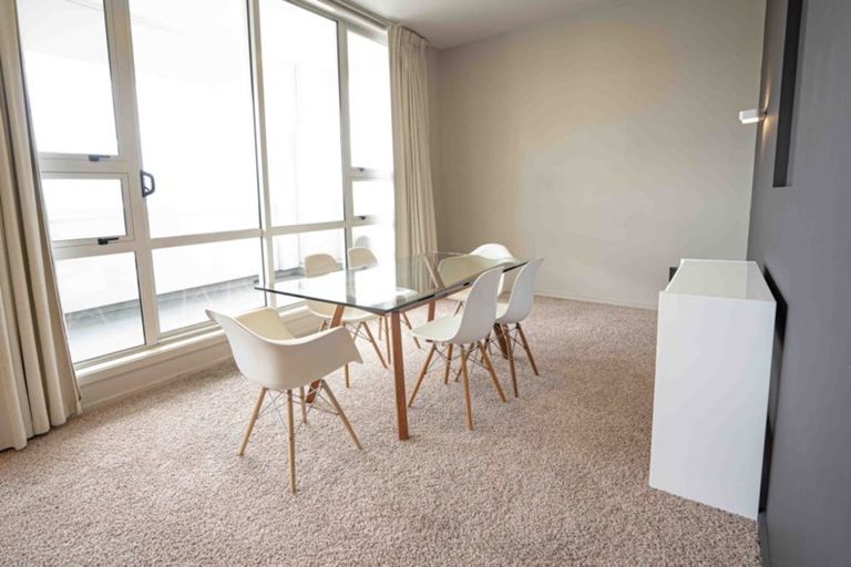 Photo of property in Stadium Garden Flats, 203/107 Thorndon Quay, Pipitea, Wellington, 6011