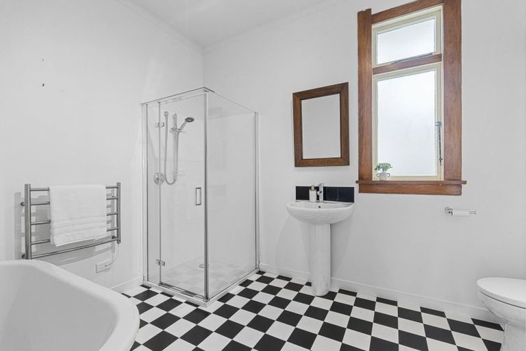 Photo of property in 87 Pendarves Street, New Plymouth, 4310