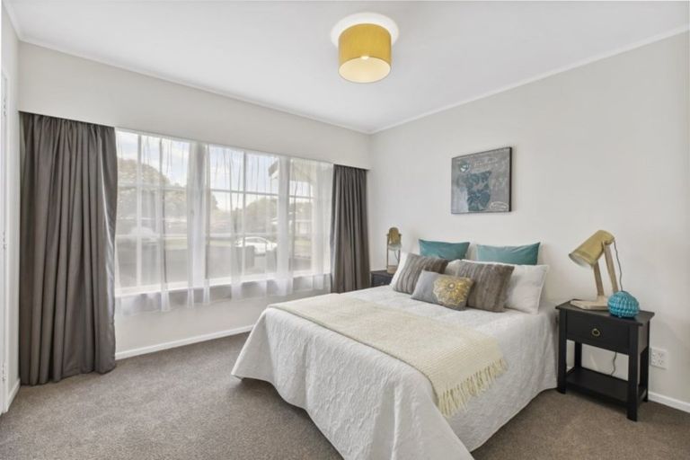 Photo of property in 1 Sunnypark Avenue, Rosehill, Papakura, 2113