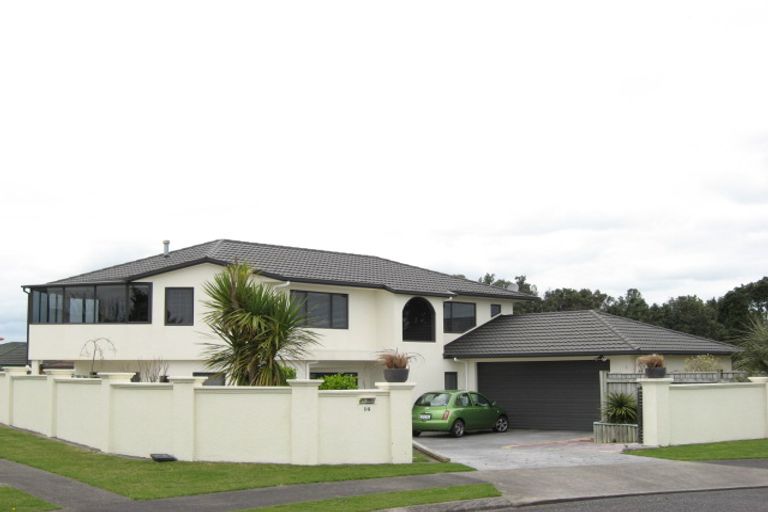 Photo of property in 14 Chatswood Grove, Fitzroy, New Plymouth, 4312