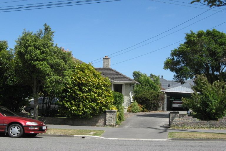 Photo of property in 33 Fovant Street, Russley, Christchurch, 8042