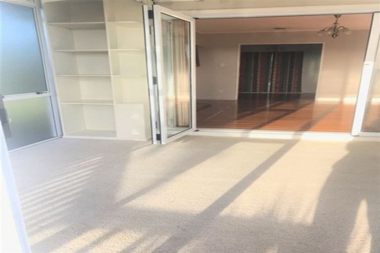 Photo of property in 450 Don Buck Road, Massey, Auckland, 0614