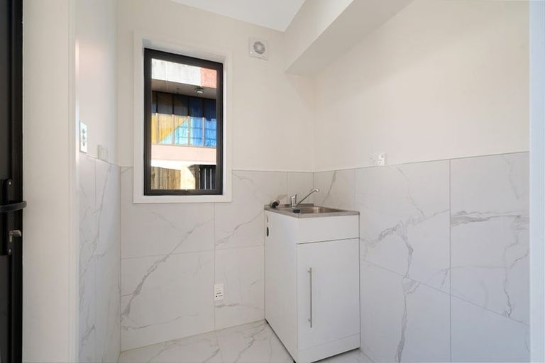 Photo of property in 9/1 Waters Place, New Lynn, Auckland, 0600