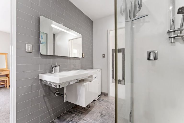 Photo of property in 18 Bella Vista Drive, Gulf Harbour, Whangaparaoa, 0930