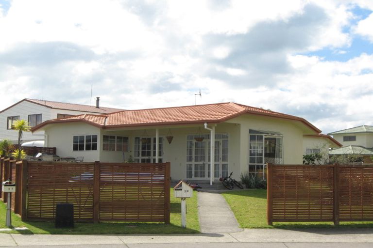 Photo of property in 39 Ohiwa Parade, Ohope, 3121