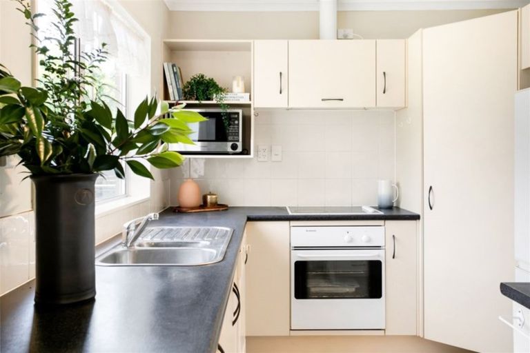 Photo of property in 21 Drummond Drive, Ranui, Auckland, 0612