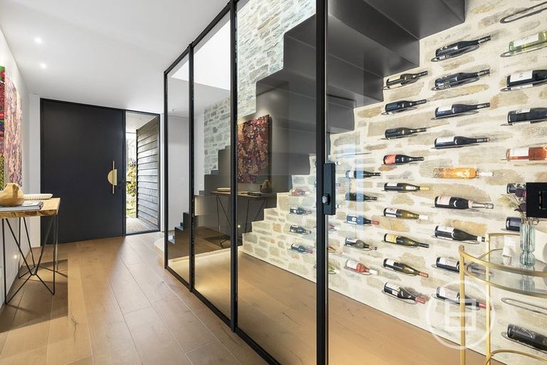 Photo of property in 34 Minaret Ridge, Wanaka, 9305