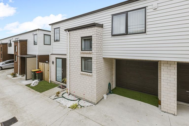 Photo of property in 20b Martin Road, Manurewa, Auckland, 2102