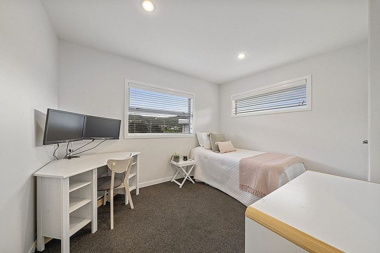 Photo of property in 5b Ryan Grove, Tawa, Wellington, 5028