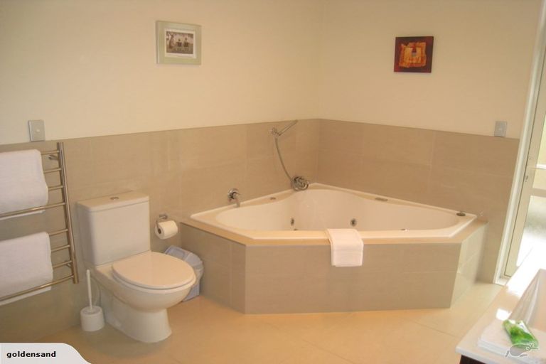 Photo of property in 38 Henson Road, Whitford, Howick, 2571