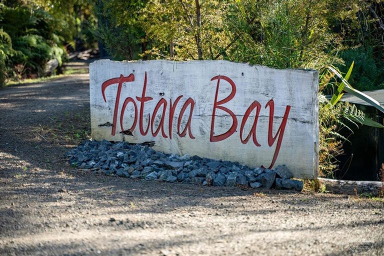 Photo of property in 15 Lancewood Lane, Pahi, Paparoa, 0571