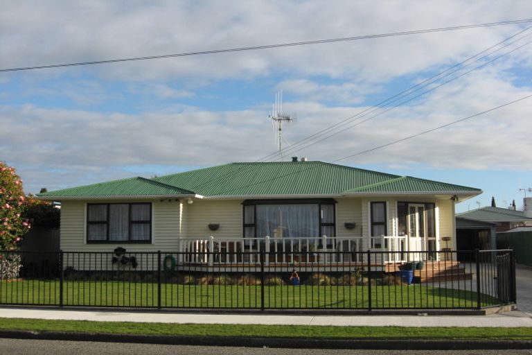 Photo of property in 22 Meadowvale Drive, Levin, 5510