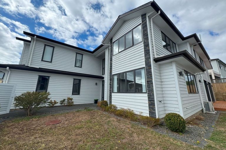 Photo of property in 77 Masons Road, Oteha, Auckland, 0632