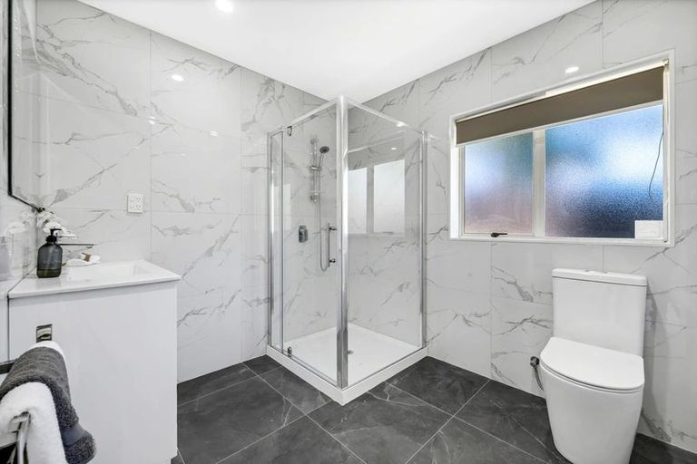 Photo of property in 10 Skelton Avenue, Randwick Park, Auckland, 2105